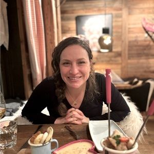 Meet your Posher, Monica